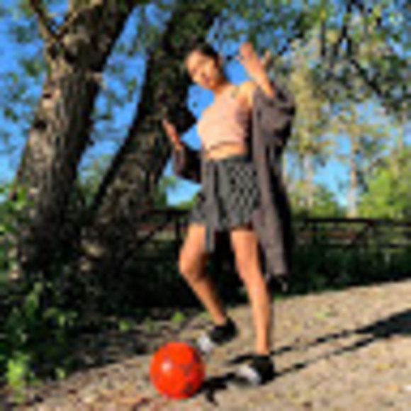 Meet your Posher, Angie - Picture 1 of 1